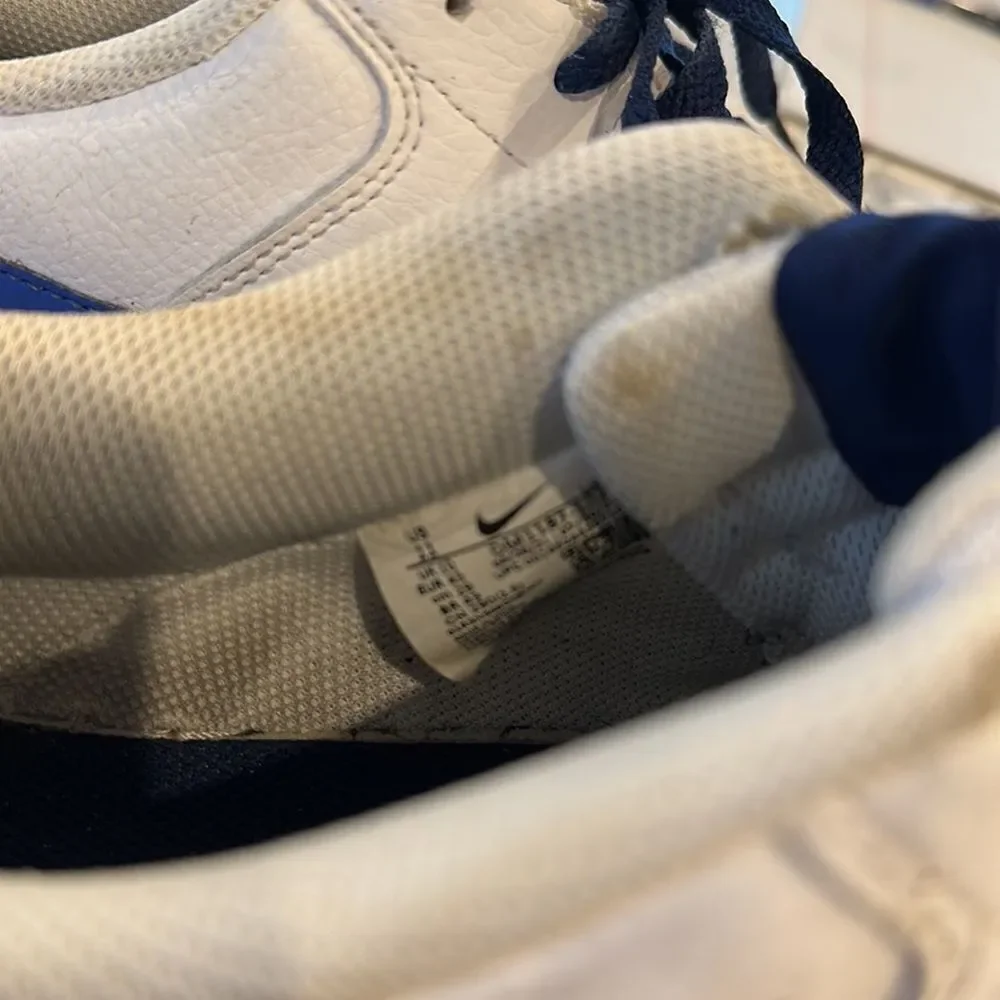 👟 Men’s Nike Sneakers - Size 11 👟